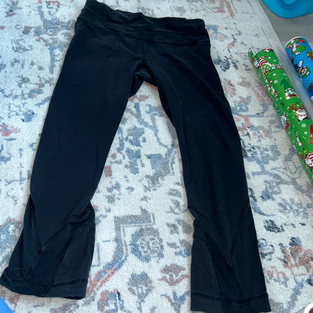 Lululemon capris size 4